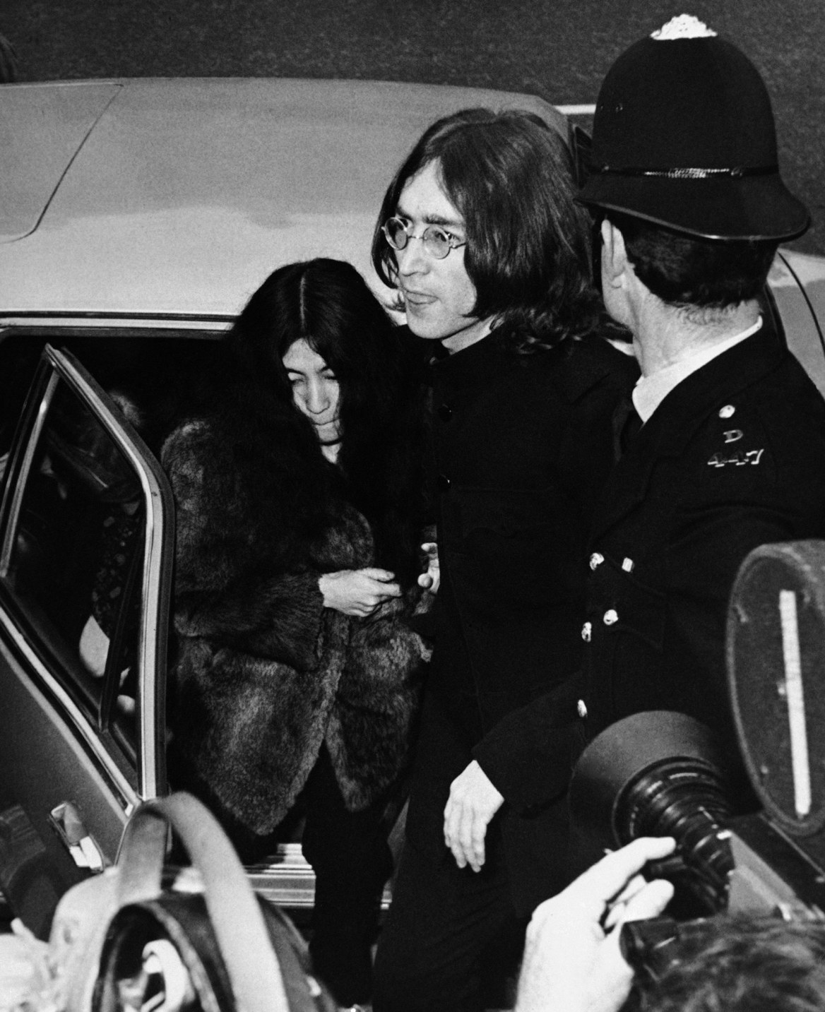 Вдова леннона. Джон Леннон и Йоко. Джон Леннон и Йоко оно. Мик Джаггер, Джон Леннон и Йоко оно, 1972.